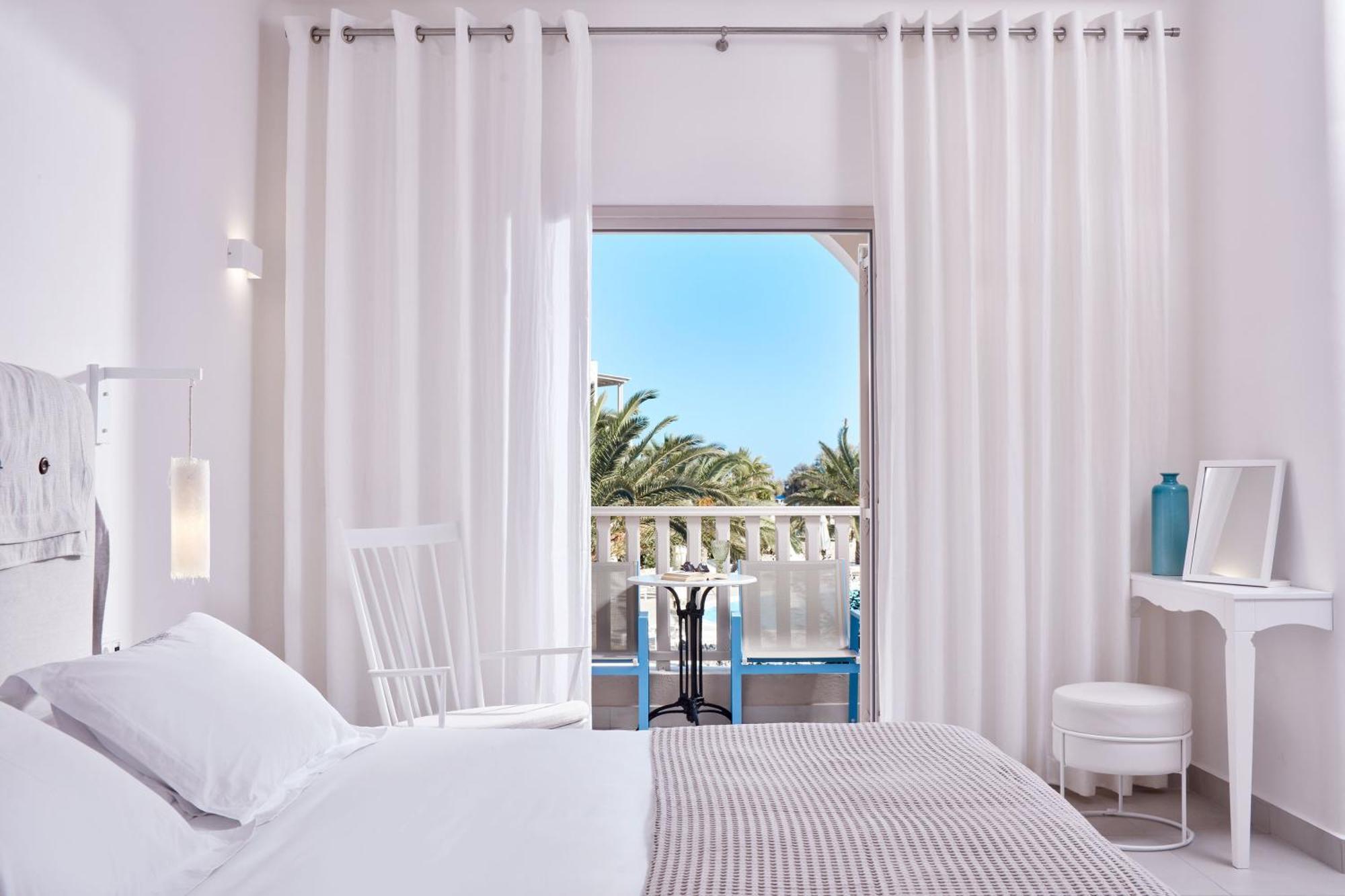 Santo Miramare Beach Resort Períssa Extérieur photo