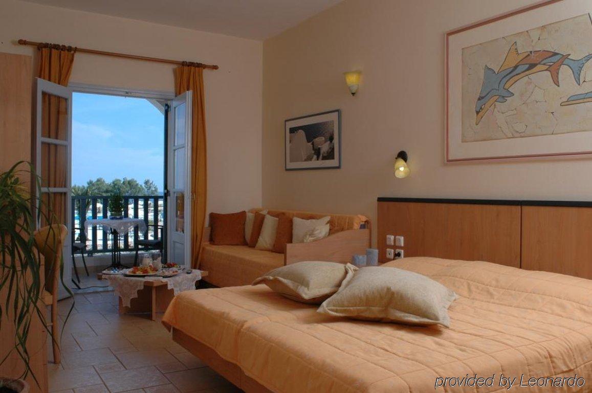 Santo Miramare Beach Resort Períssa Chambre photo