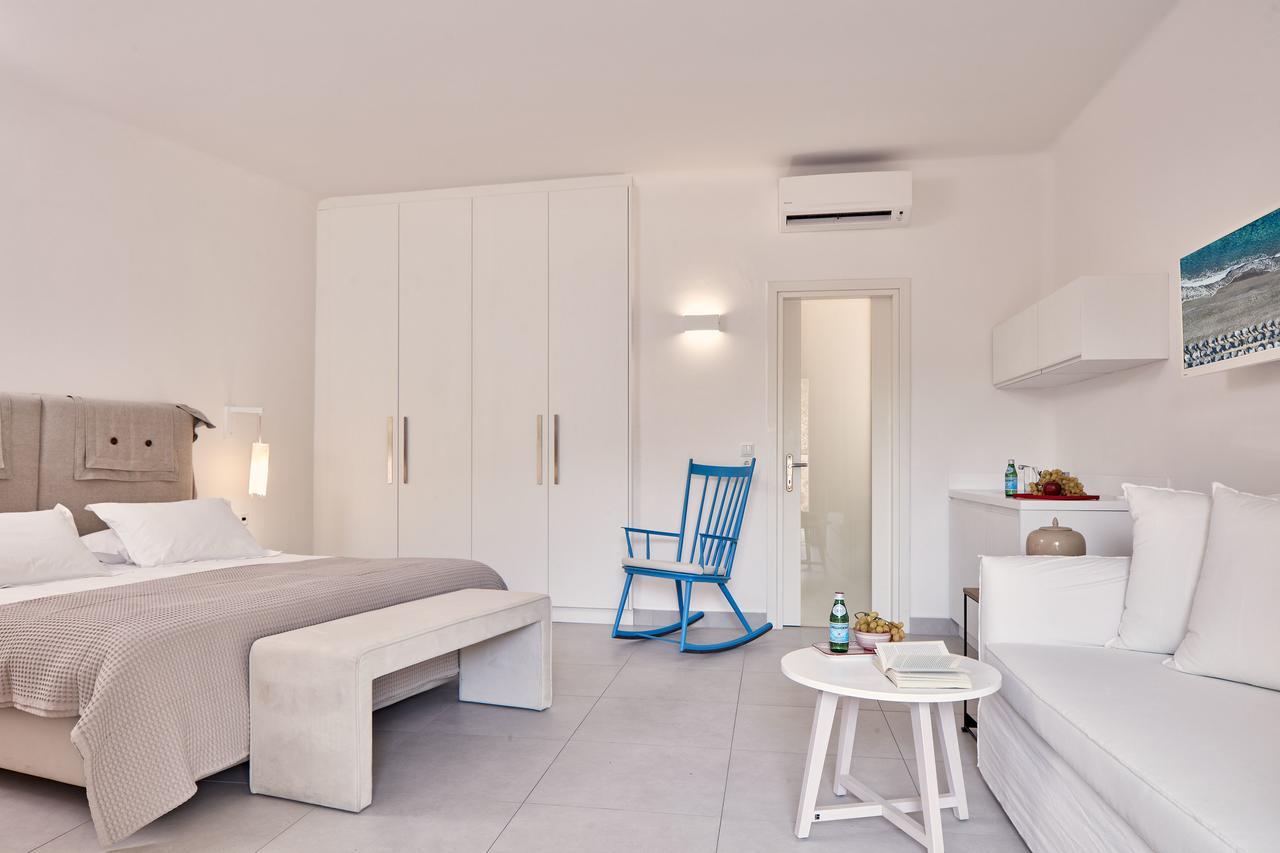 Santo Miramare Beach Resort Períssa Extérieur photo