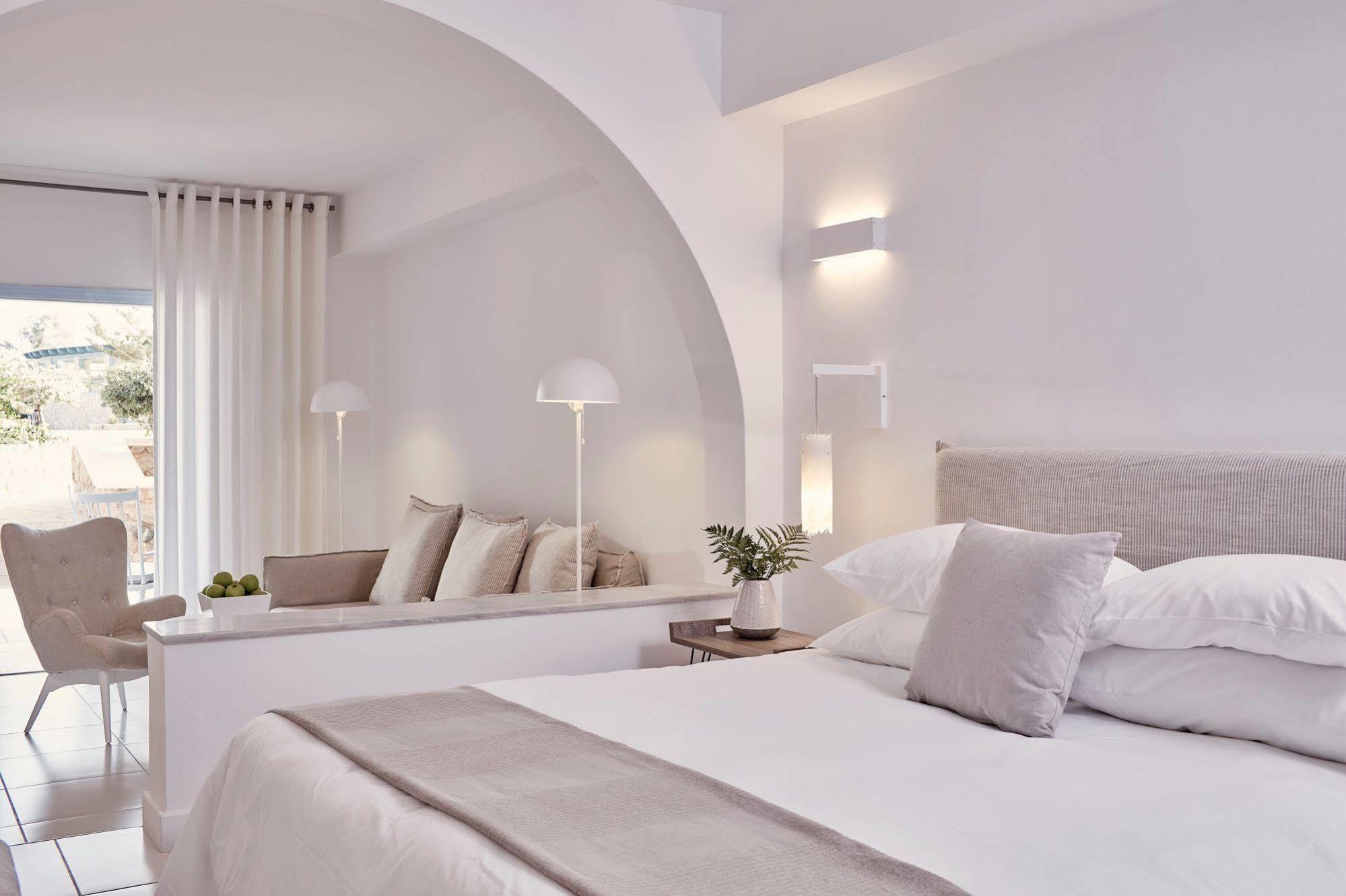 Santo Miramare Beach Resort Períssa Extérieur photo
