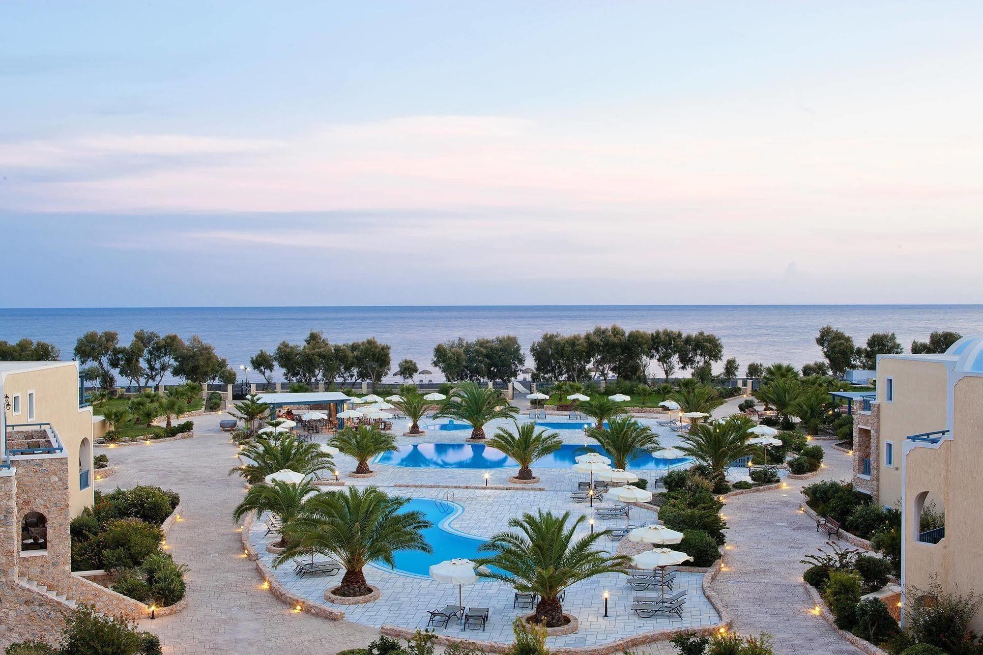 Santo Miramare Beach Resort Períssa Extérieur photo